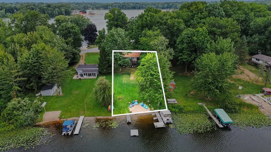 45713 E Peninsula Drive E, Grand Junction, MI 49056 - #3