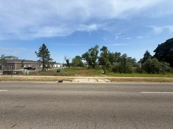 941 E 16th Street, Holland, MI 49423
