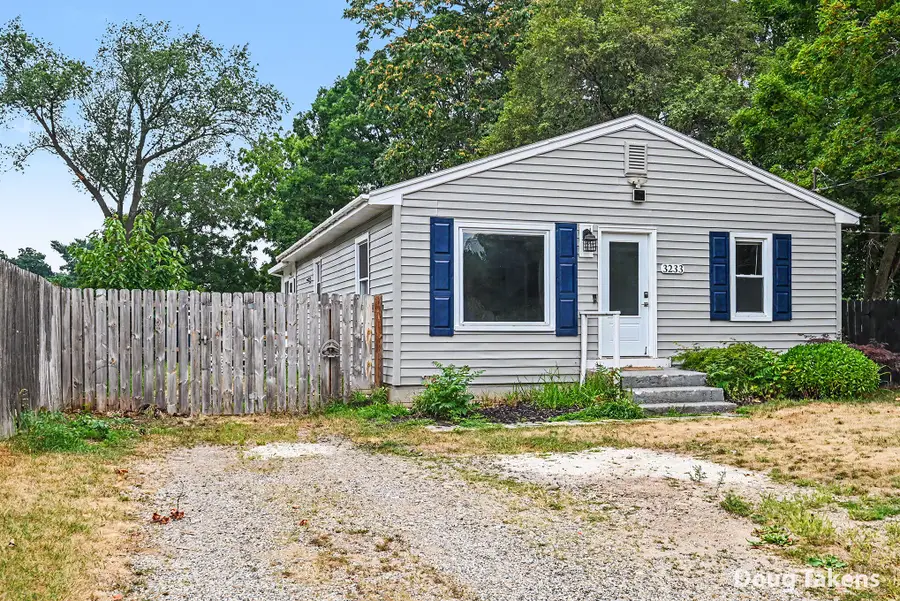 3233 Wayburn Avenue Sw, Grandville, MI 49418 - #2