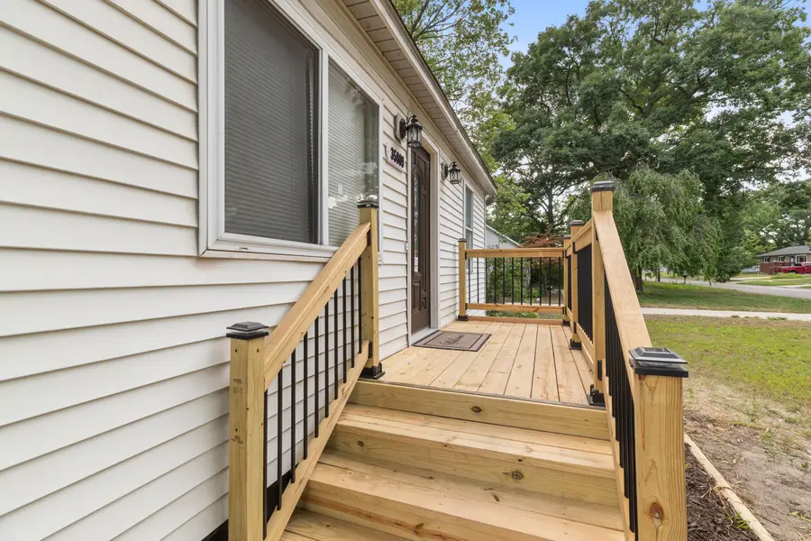 35809 Manila Avenue, Westland, MI 48186 - #2