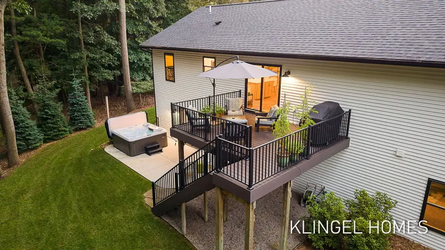 3946 Easthill Court, Norton Shores, MI 49441 - #3