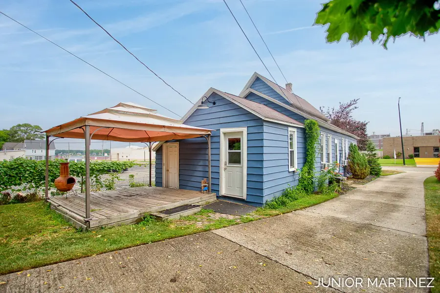 186 W 8th Street, Holland, MI 49423 - #3