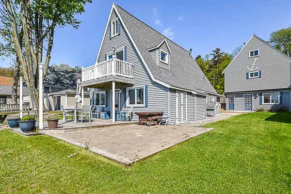 1210 N Eagle Lake Drive, Kalamazoo, MI 49009