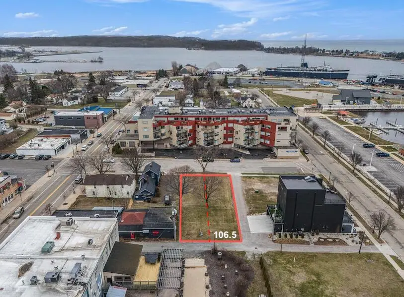 106.5 W Danaher Street, Ludington, MI 49431 - #1