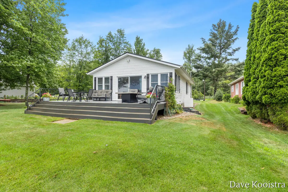 17281 E Suwanee Trail, Howard City, MI 49329 - #1