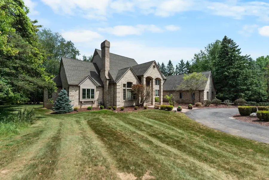 2086 Valleyview Drive, Ann Arbor, MI 48105 - #3