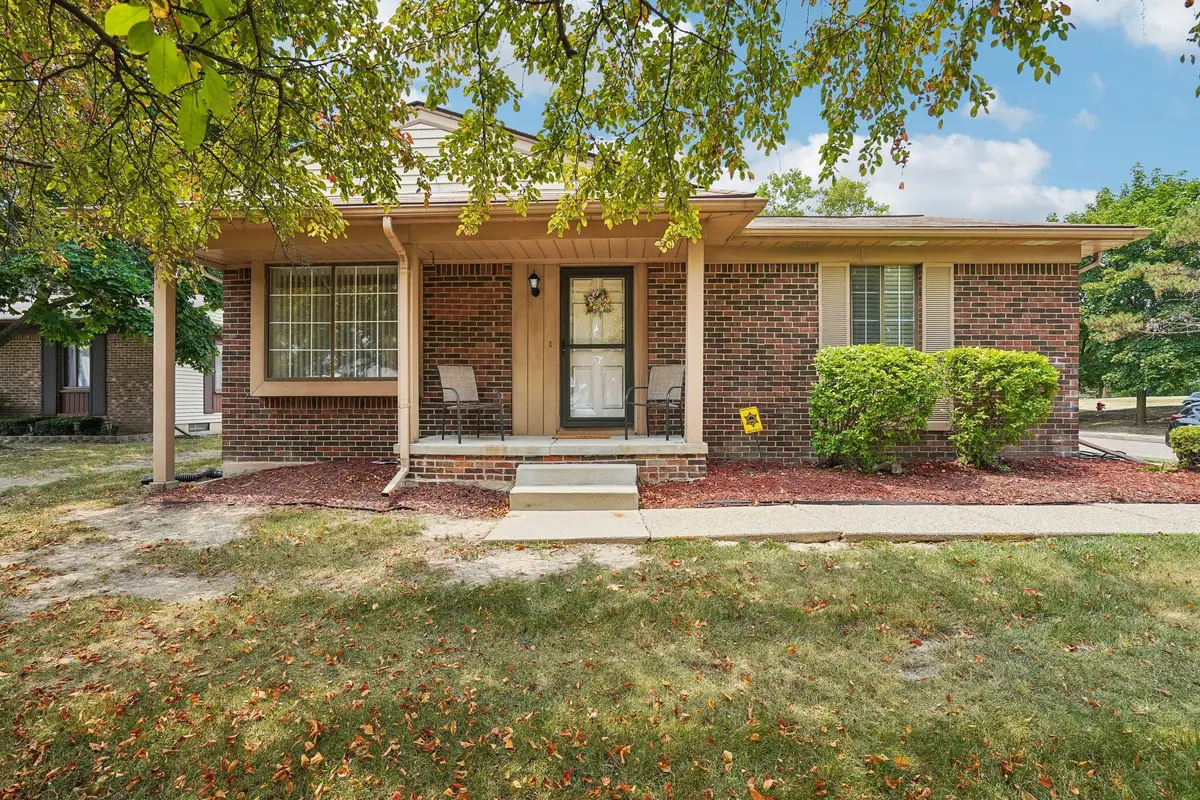 2994 Roundtree Drive, Troy, MI 48083 - #1