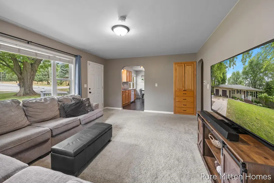 9088 Summit Avenue Ne, Rockford, MI 49341 - #3