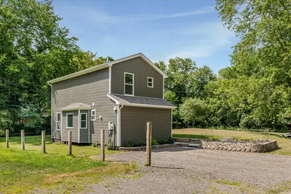 9755 Portage Trail, White Lake, MI 48386