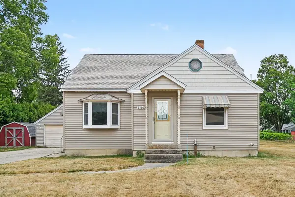 7749 Henry Avenue, Jenison, MI 49428