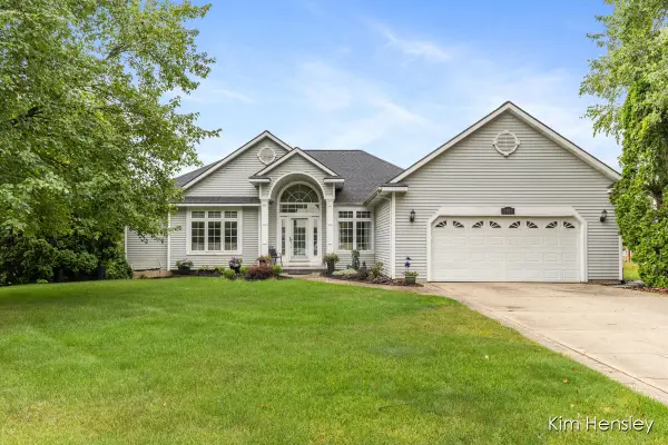 7455 Decosta Drive Ne, Rockford, MI 49341