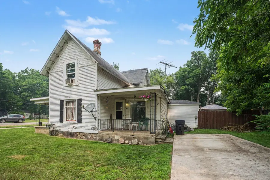 302 N Van Buren Street, Paw Paw, MI 49079 - #2