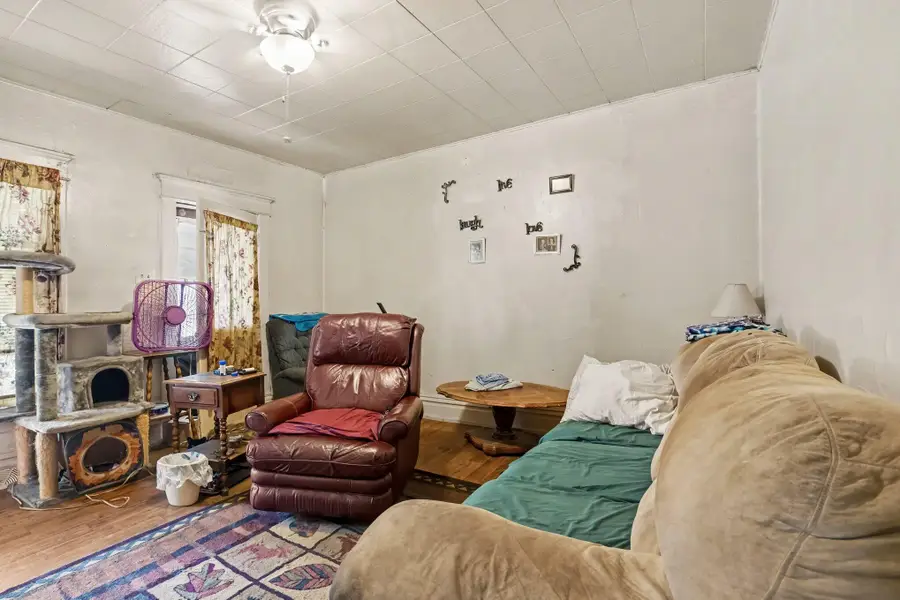 302 N Van Buren Street, Paw Paw, MI 49079 - #3