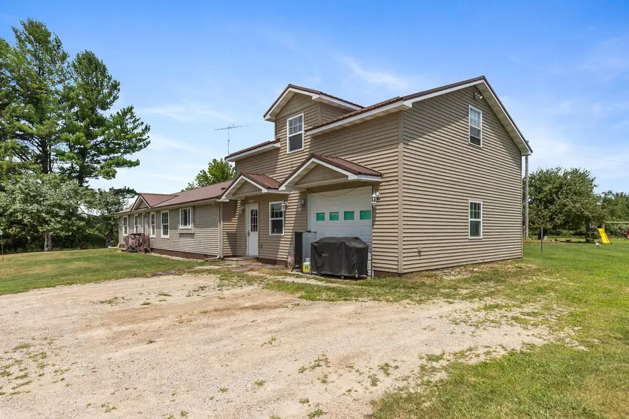 1548 N Loomis Road, Mount Pleasant, MI 48858 - #3