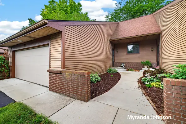 743 Bradford Place Ne, Grand Rapids, MI 49525