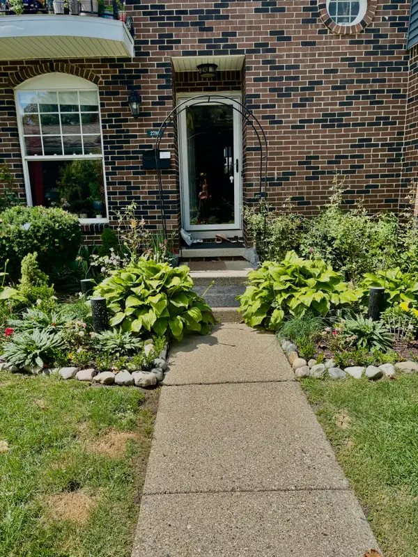 2798 Page Avenue, Ann Arbor, MI 48104