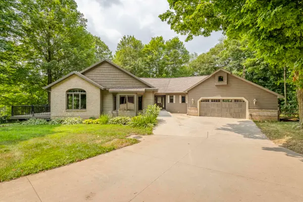 8047 Kraft Avenue Se, Caledonia, MI 49316