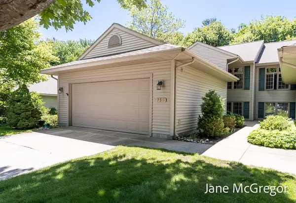 753 Tournament Circle, Muskegon, MI 49444
