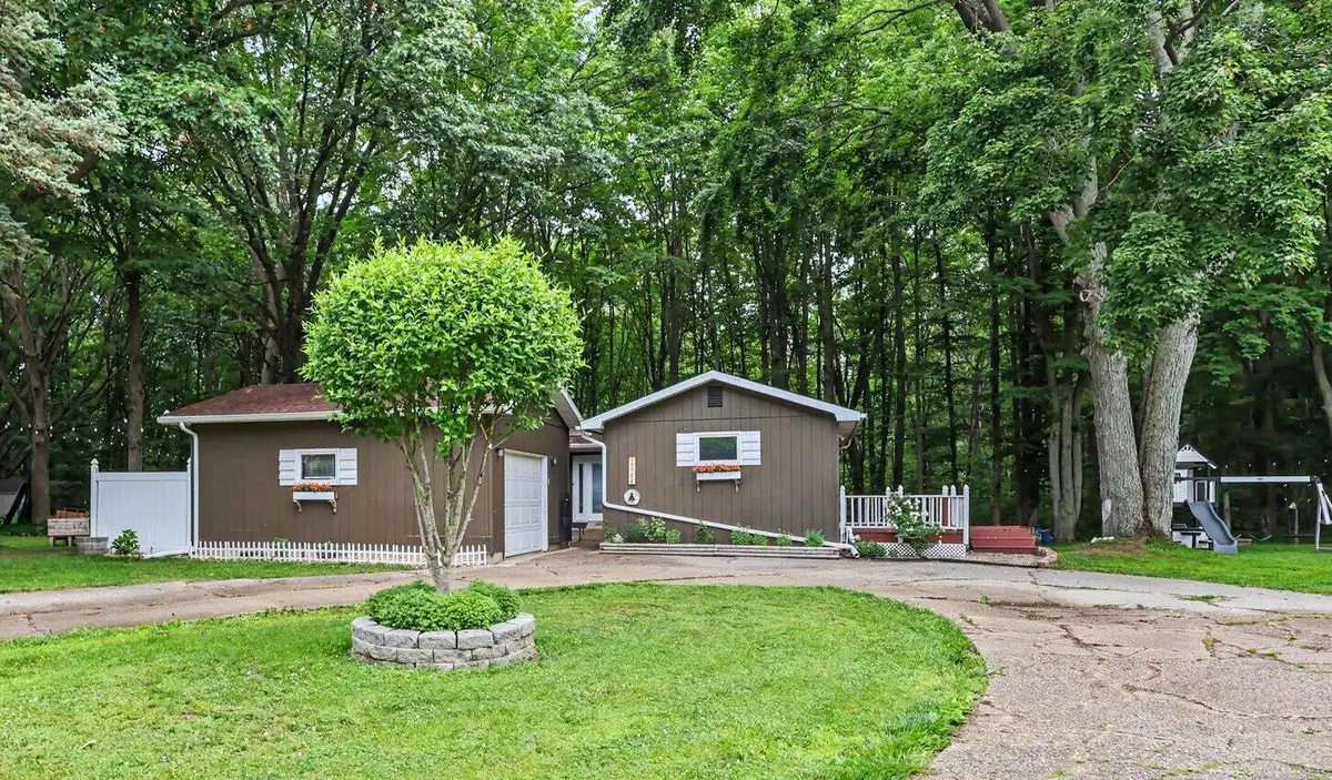 17700 Thornapple Drive, Spring Lake, MI 49456 - #1