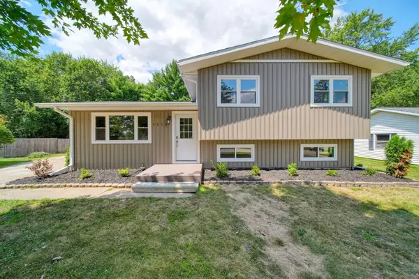 3012 John Glenn Drive, Jackson, MI 49201