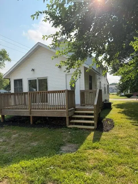 335 S Pleasant Street, Watervliet, MI 49098