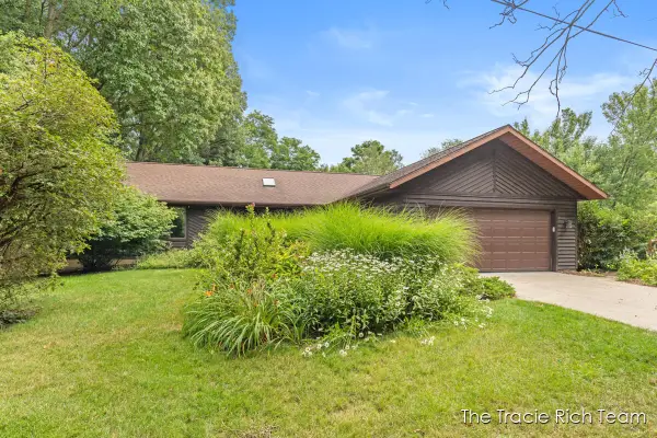 128 Collindale Avenue Nw, Grand Rapids, MI 49504