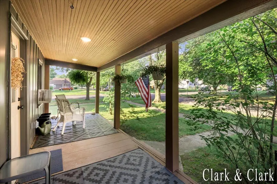 536 E Bond Street, Hastings, MI 49058 - #2