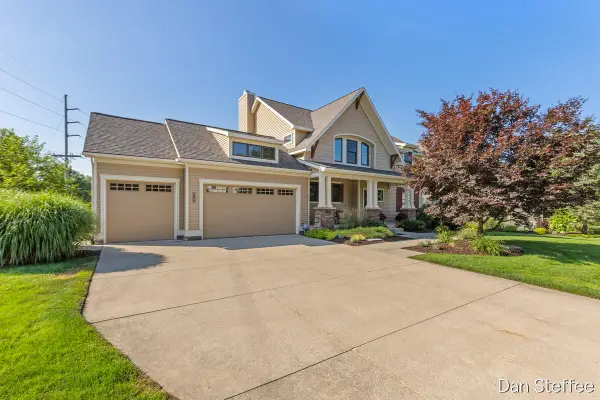4878 W Village Trail Se, Ada, MI 49301