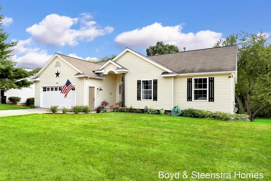 442 Shaw Estates Drive Ne, Rockford, MI 49341 - #2