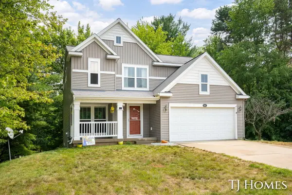815 Ashlee Drive, Norton Shores, MI 49441