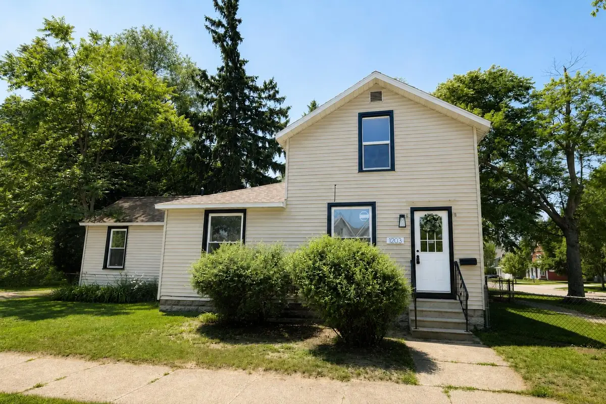 1203 4th Street, Muskegon, MI 49441 - #1