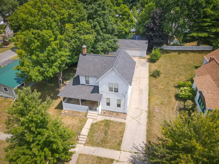 910 Pleasant Street, Belding, MI 48809 - #3