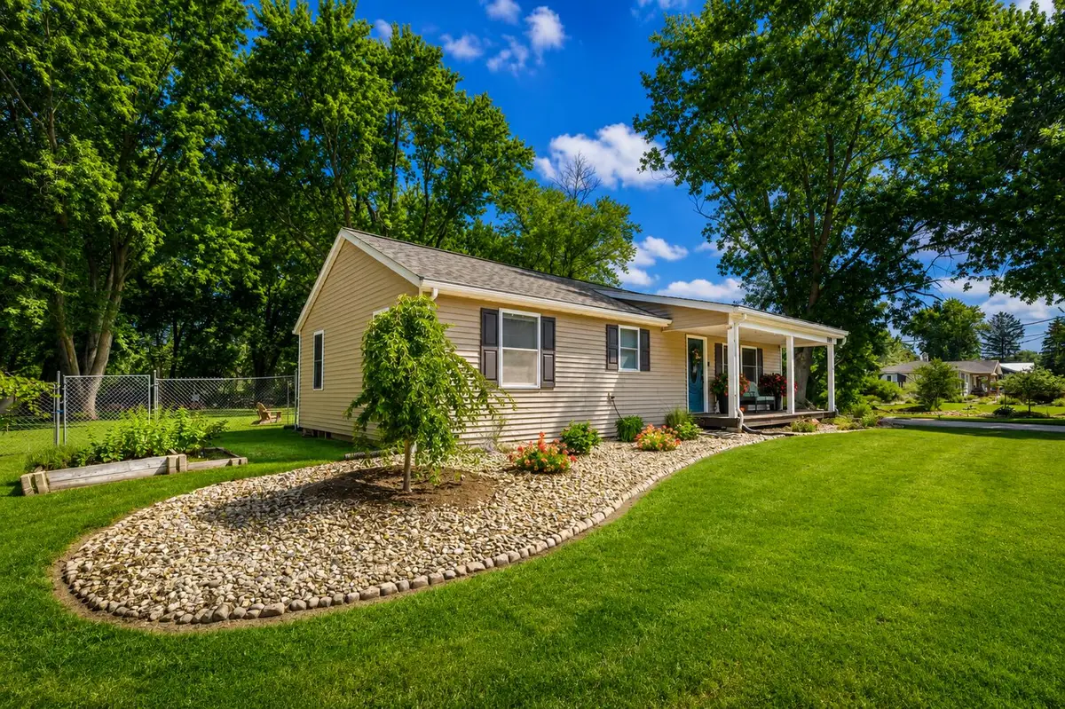985 Greenfield Avenue, Saint Joseph, MI 49085 - #1