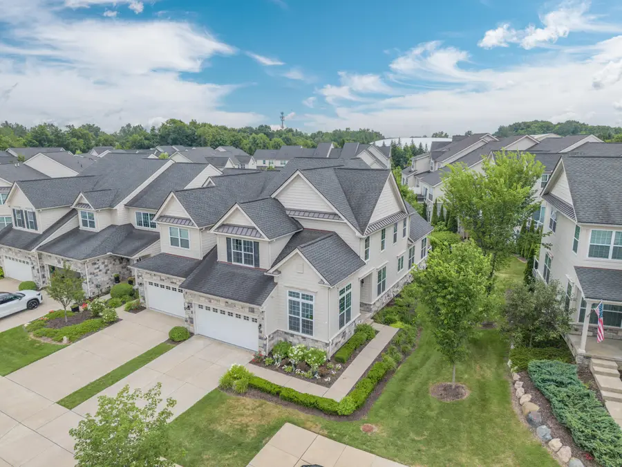 42905 Cardinal Way, Novi, MI 48375 - #2