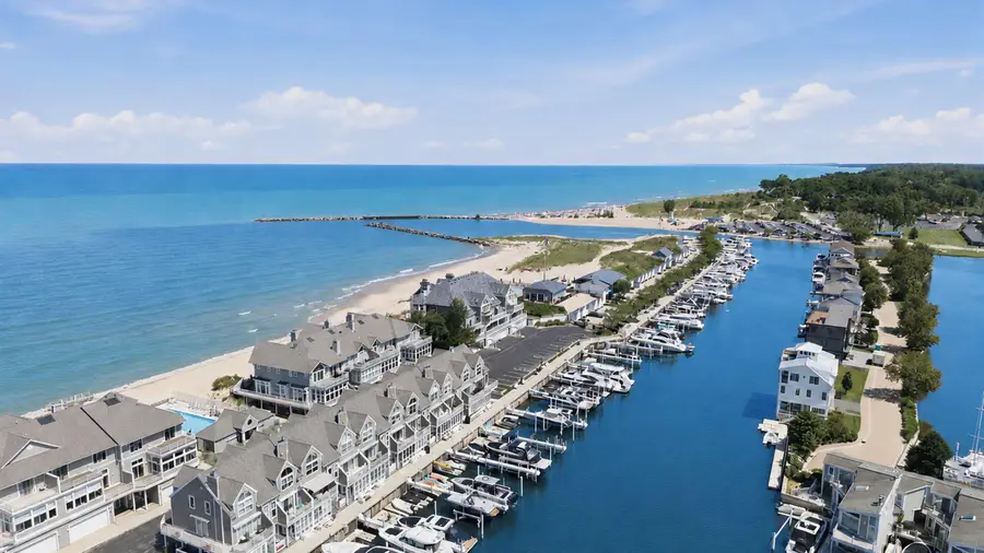 409 Lake Drive #17, New Buffalo, MI 49117 - #3