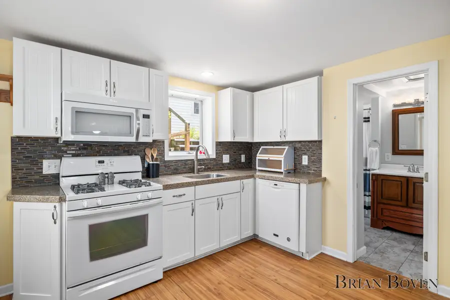 8705 Je-ne-be Drive Ne, Rockford, MI 49341 - #3