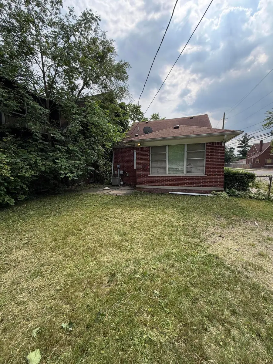 5810 Kensington Avenue, Detroit, MI 48224 - #2