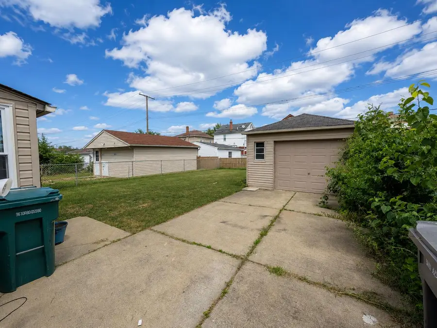 6236 Kenilworth Street, Dearborn, MI 48126 - #2