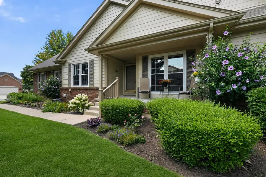 39628 Village Run Drive, Northville, MI 48168 - #2