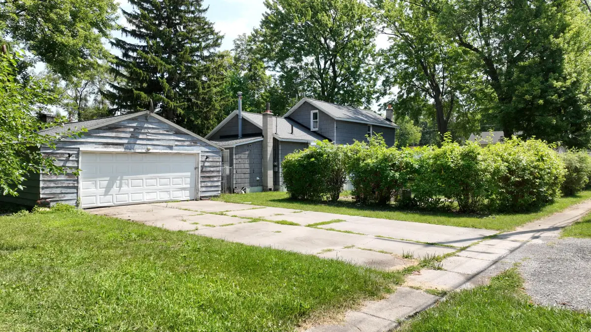 400 Shattuck Road, Saginaw, MI 48604 - #1