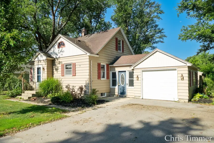 605 64th Avenue, Zeeland, MI 49464 - #2