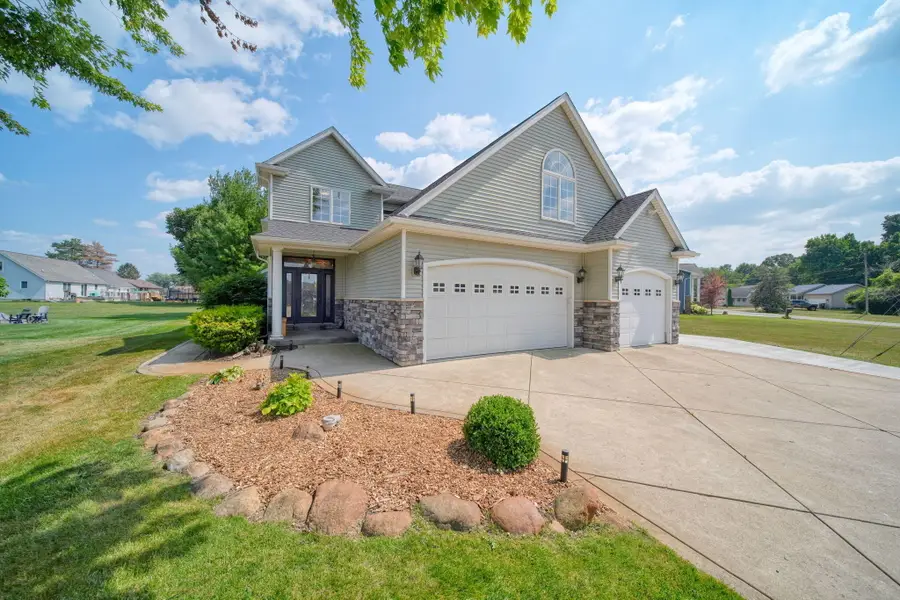 123 N Grand Pointe Drive, Brooklyn, MI 49230 - #2