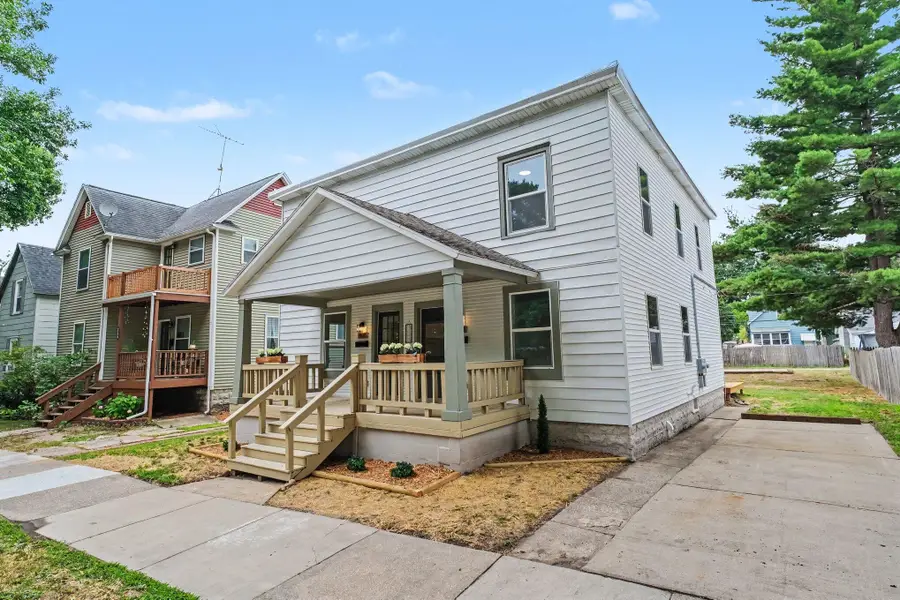 1021 Lincoln Avenue Nw, Grand Rapids, MI 49504 - #3