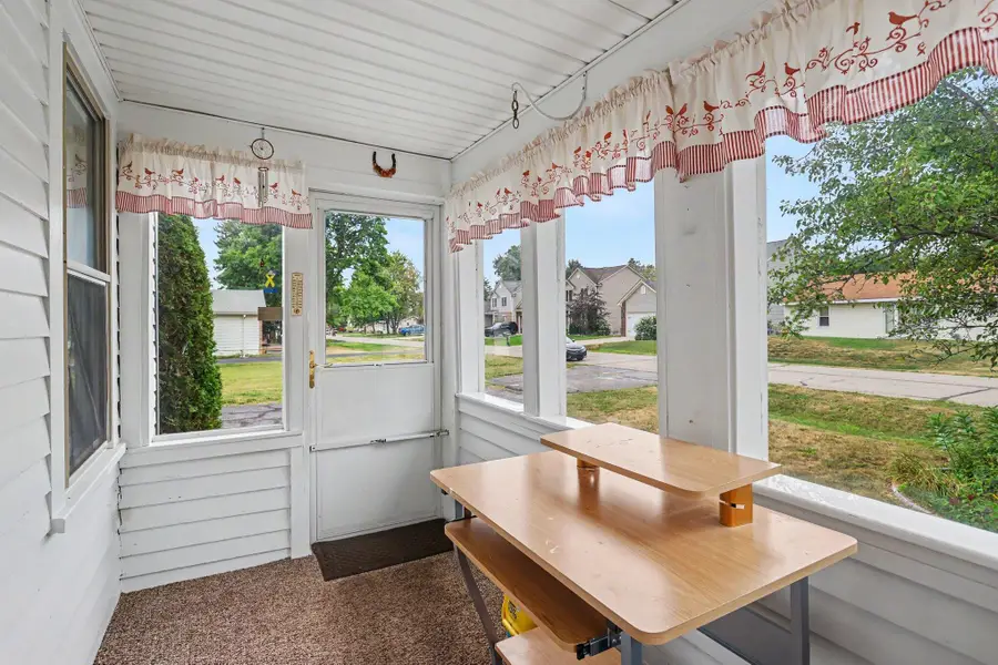 2901 Hartline Drive, Rochester Hills, MI 48309 - #3