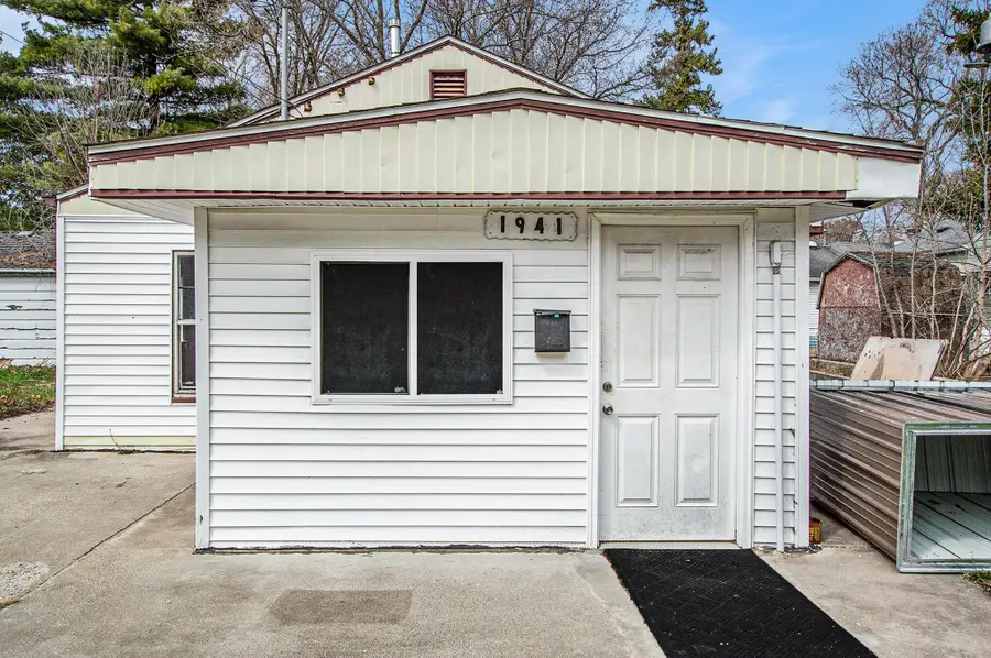 1941 Walcott Street, Saginaw, MI 48601 - #2