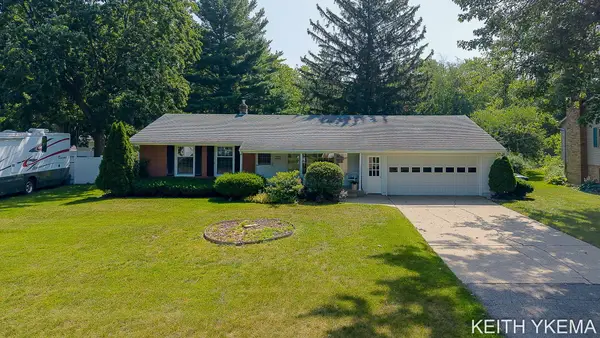 7296 Sunset Avenue, Jenison, MI 49428