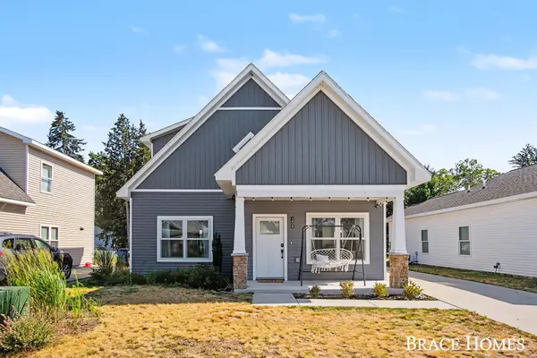 1808 Robinson Street, Grand Haven, MI 49417