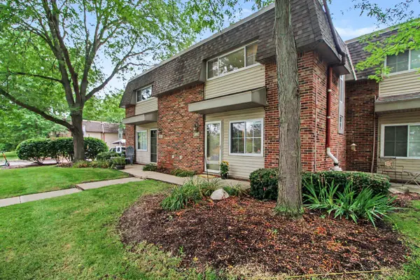 541 Long Shore Drive, Ann Arbor, MI 48105