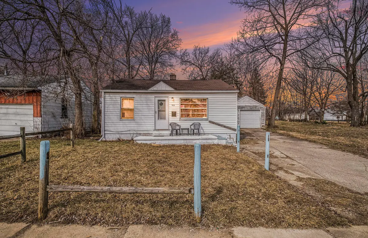933 E Foss Avenue, Flint, MI 48505 - #1