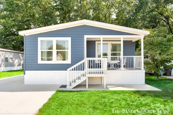 14940 Saint Lawrence Drive, Spring Lake, MI 49456